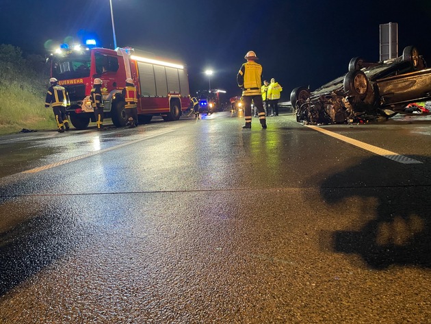 FW-ROW: Schwerer Verkehrsunfall auf der Autobahn 1
