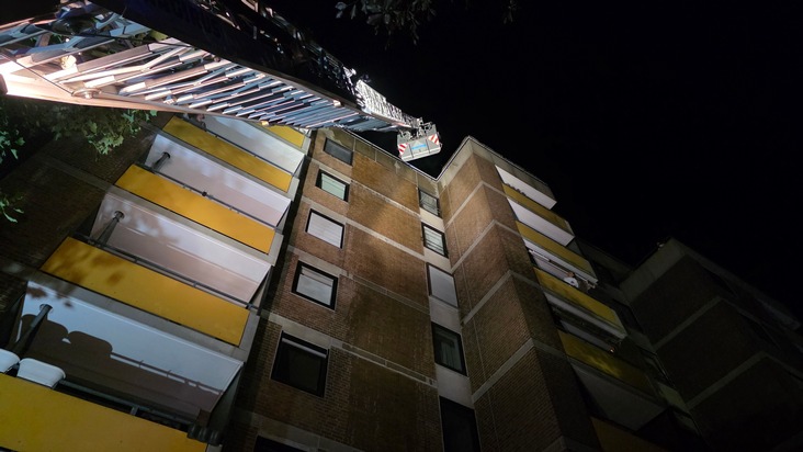 FW Celle: Feuer auf Dachterrasse im 8. OG!