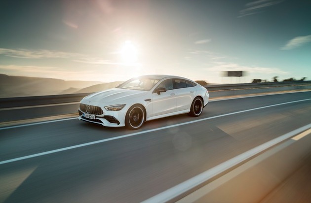 Mercedes-Benz Schweiz AG: Mercedes-AMG GT 4-Türer Coupé: Performance trifft Design