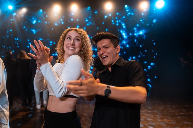 AIDA Pressemeldung: Themenkreuzfahrt „AIDA tanzt“ 2026 - Gäste trainieren mit prominenten Let‘s Dance Stars