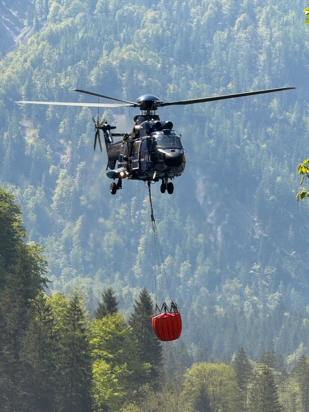 BPOLD 11: Erneute Unterstützung aus der Luft: Bundespolizei bei Brandbekämpfung bei Ruhpolding