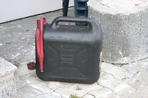 POL-DA: Dieburg: Brand in Gaststätte war Brandstiftung / Ermittler bitten um Hinweise zu aufgefundenem Benzinkanister und verdächtigem Mann