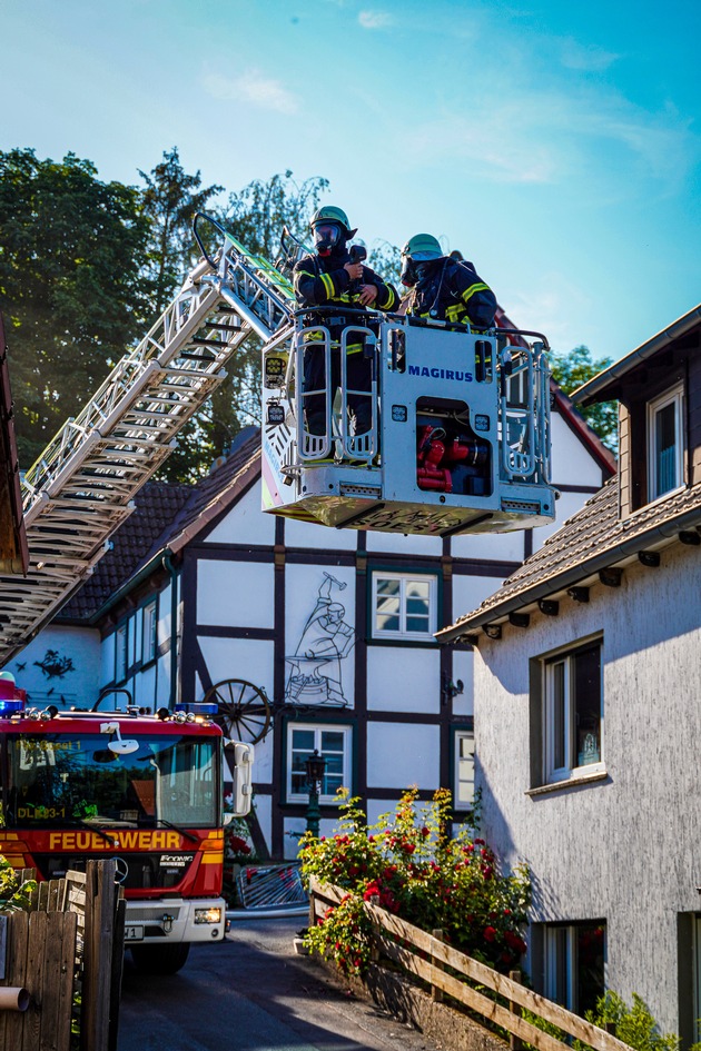 FW Möhnesee: Küchenbrand in Möhnesee-Büecke