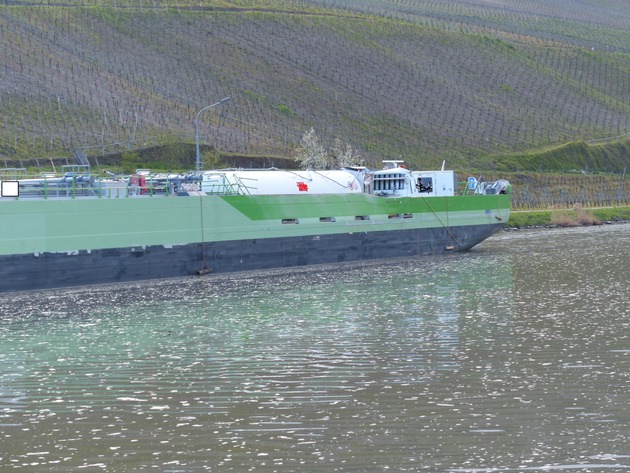 WSPA-RP: Tankschiff kollidiert mit Moselbrücke in Schweich