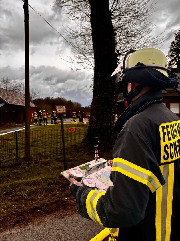 FW-Schermbeck: Zimmerbrand am Ostersonntag