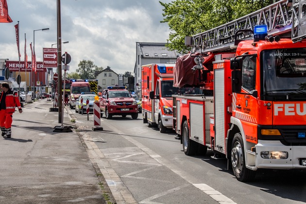 FW Menden: Brand eines Härteofens