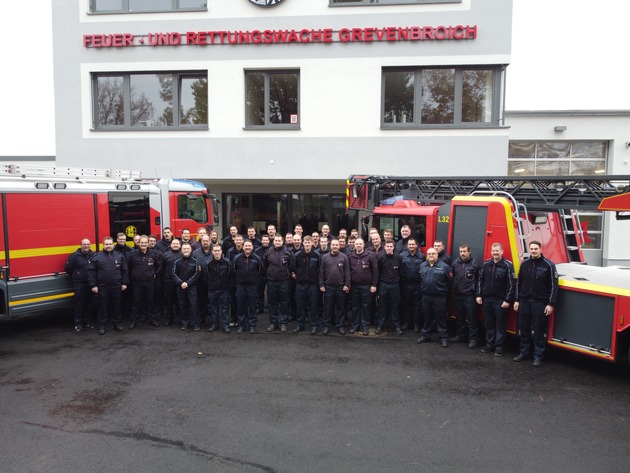 FW Bergheim: Aktion &quot;NovemBart&quot;: Feuerwehrleute lassen sich wieder Bart für guten Zweck wachsen