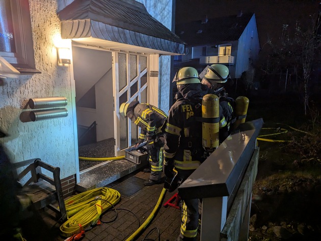 FW-AR: Wohnung nach Küchenbrand nicht mehr bewohnbar