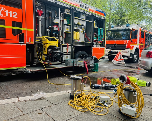FW-BN: Rauchentwicklung auf Parkdeck des Stadthauses - Wasserschaden in der Gronau.