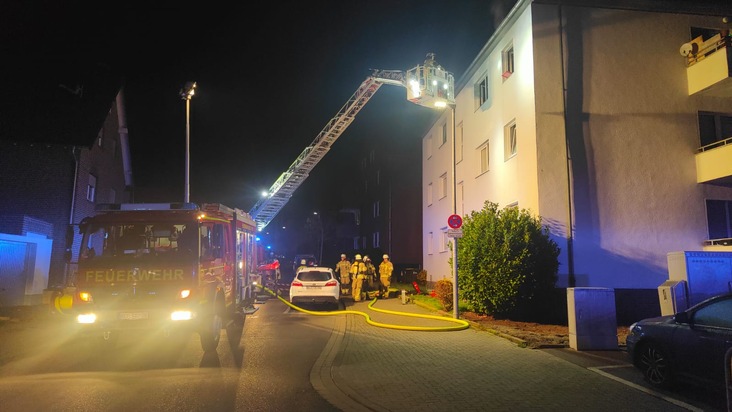 FW-KLE: Wohnungsbrand in einem Mehrfamilienhaus an der Waldstraße