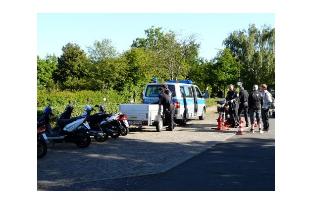 POL-WL: Landkreis Harburg - Polizei kontrolliert Roller