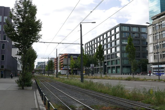 Medienmitteilung: Lebendiges Zentrum Hardbrücke statt sterile Bürogebäude