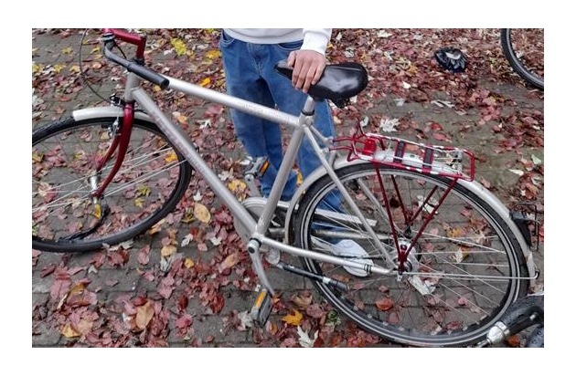 POL-NI: Stadthagen: Polizei sucht Eigentümer von drei Fahrrädern