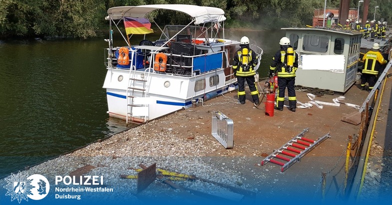 POL-DU: Rees: Sportboot brannte - Ursache unklar