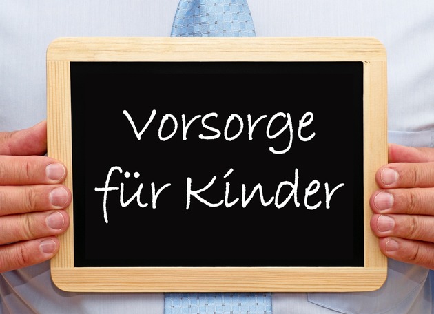 Kindervorsorge: uniVersa verbessert Schutz für Kinder