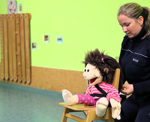 POL-OG: Offenburg - Prinzessinnen, Prinzen und die wichtigsten Fahrgäste: Unsere Kinder! Polizei besucht Kindergarten in Offenburg und sensibilisiert Schulanfänger - Mit guten Nachrichten ins Wochenende