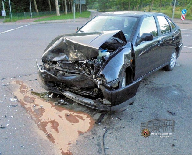 POL-PPWP: Ampel ausgeschaltet - Vorfahrt missachtet