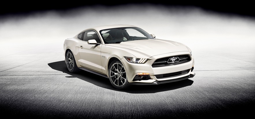 Ford feiert 50 Jahre Mustang mit einem limitierten Editionsmodell der neuen Modellgeneration (FOTO/VIDEO)