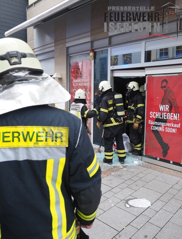 FW-MK: Brand im Ladenlokal