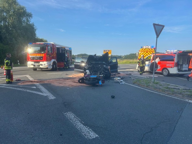 FW-EN: Schwerer Unfall auf Hiddinghauser Straße