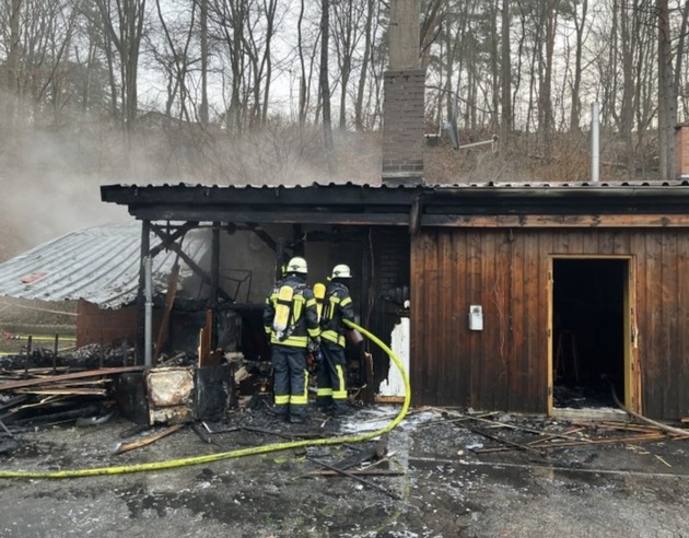 POL-HR: Brand einer Grillhütte in Oberaula - Polizei sucht Zeugen