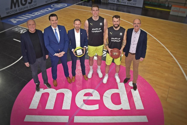 Basketball: medi verlängert Sponsoringvertrag - medi und medi bayreuth bleiben gemeinsam am Ball