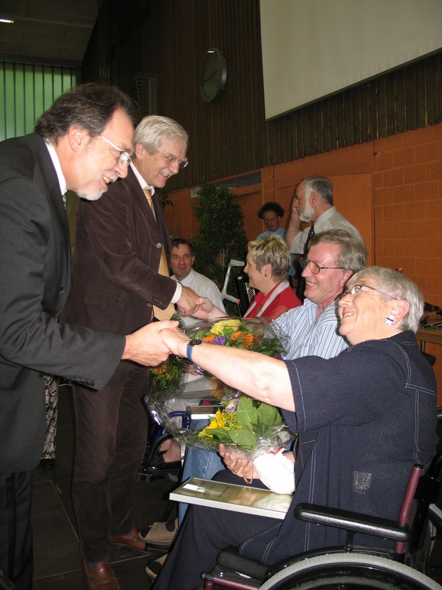 Assemblée générale 2005 de la Société suisse de la sclérose en plaques - Le Prof. Jürg Kesselring est le nouveau président de la Société SEP