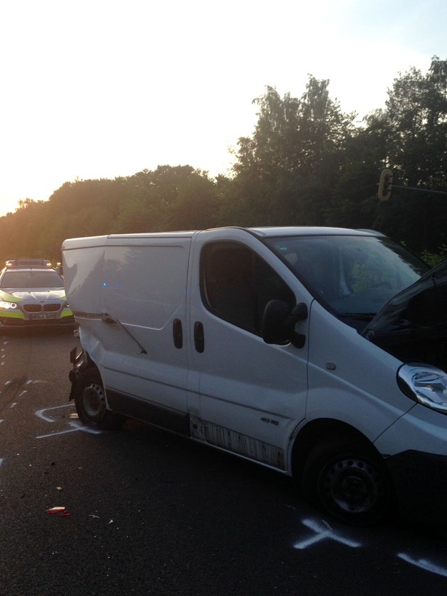 FW-BO: Verkehrsunfall auf der A43