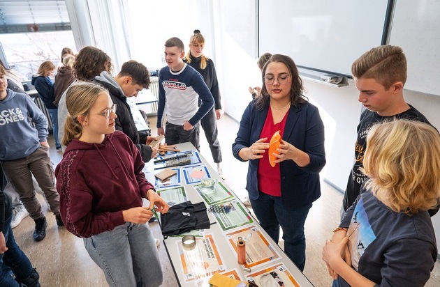 Karlsruher Schulklassen erkunden Zukunftsberufe in "MINT" (18.03.)