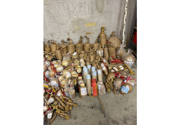 HZA-GI: Zoll warnt: H&auml;nde weg vor gef&auml;hrlichem Feuerwerk aus dem Ausland