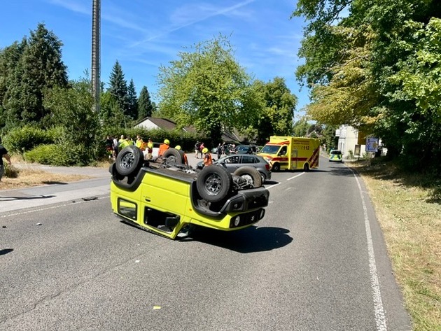 FW Ratingen: Verkehrsunfall mit vier Verletzten