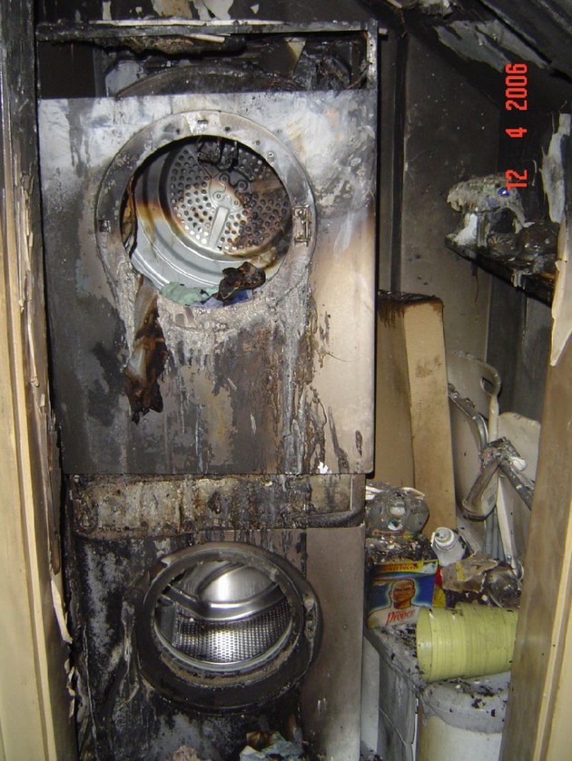 FW-E: Waschgeräte im Dachgeschoß brannten