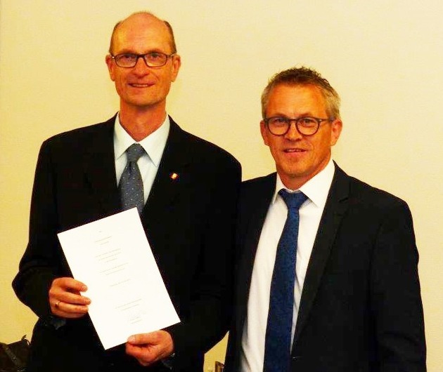 POL-CLP: Lohne - Kriminalhauptkommissar Udo Kümmel in den Ruhestand verabschiedet