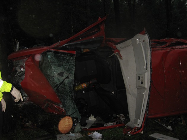 POL-WL: Verkehrsunfall auf der A 7 mit drei zum Teil schwer verletzten Personen