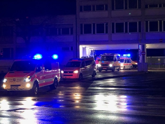 FW-BN: Großeinsatz in Köln-Porz - Bonner Einsatzkräfte unterstützen bei Evakuierung