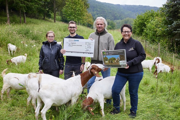 Presse-Information: Naturschutzprojekt in Rinnthal ausgezeichnet