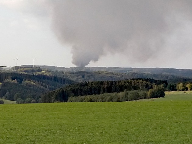 FW-EN: Messeinsatz für die Feuerwehr Breckerfeld durch Großbrand in Radevormwald