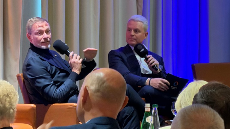 Christian Lindner feiert Wirtschaftspremiere an der Seite von Bernhard Schindler / Hamburgs SCHINDLER Circle Powerday wird zum Mega-Erfolg