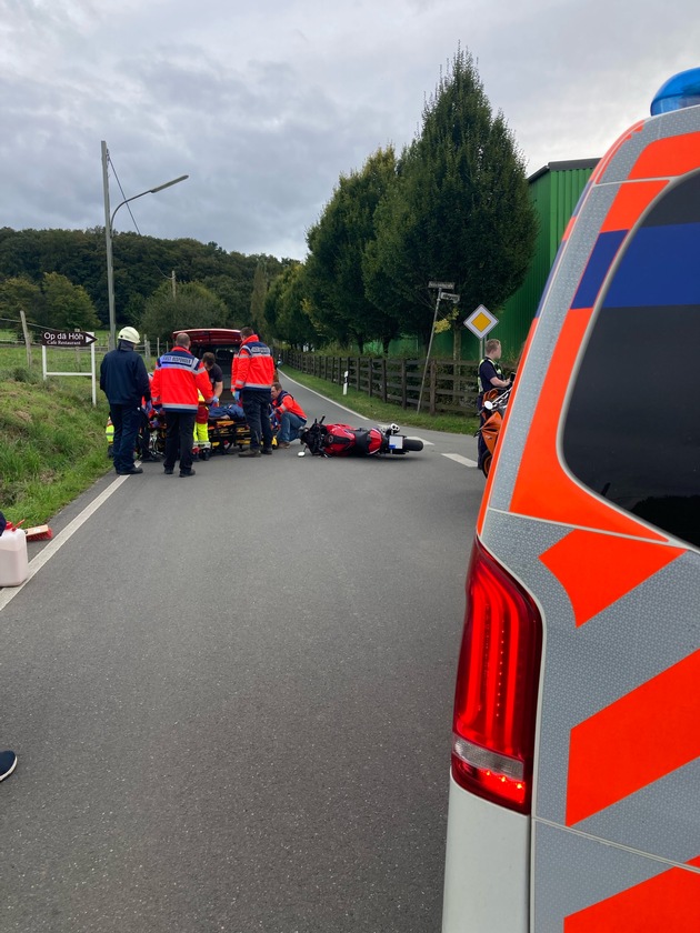 FW-EN: Verkehrsunfall zwischen Motorrad und PKW - Rettungshubschrauber im Einsatz