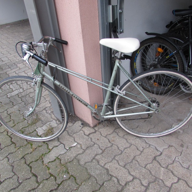 POL-KA: (PF) Pforzheim - Zwei Fahrräder sichergestellt - Geschädigte gesucht