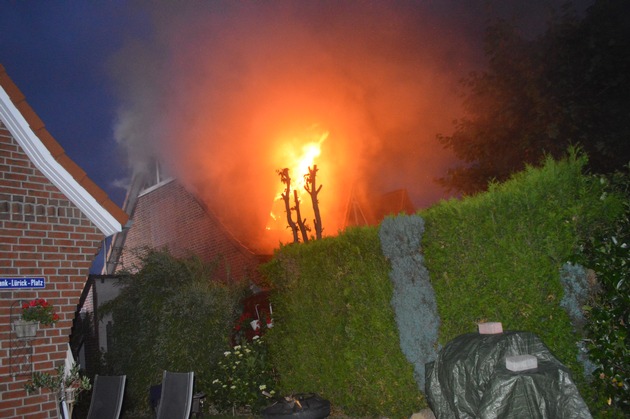 POL-STD: Wohnhausbrand in Jork