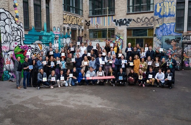 Deutsche Postcode Lotterie: Netzwerk für eine starke Zivilgesellschaft: Deutsche Postcode Lotterie vereint 40 bedeutende NGOs