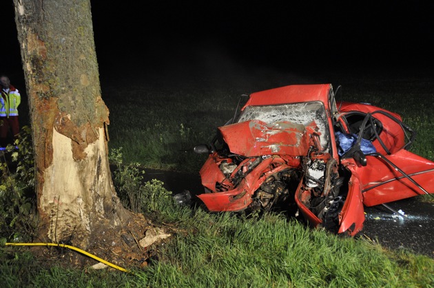 FW-KLE: Tödlicher Verkehrsunfall auf der Gocher Landstraße in Bedburg-Hau