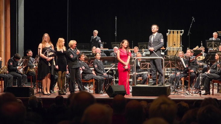 POL-EL: Emsland/Papenburg - Ein unvergesslicher Benefizabend: Polizeiorchester Niedersachsen begeistert in Papenburg