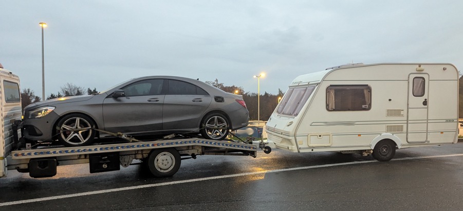 HZA-N: Von Ost nach West und umgekehrt: Zoll stoppt Autoschmuggel