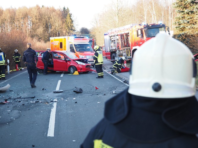 FW-MK: Verkehrsunfall mit mehreren Verletzten