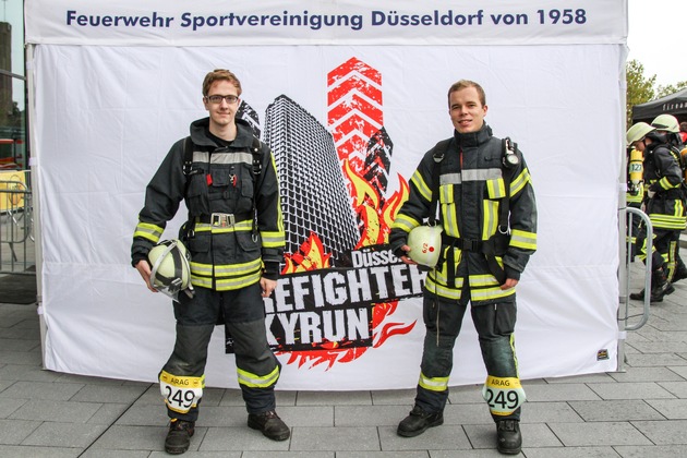 FW-KLE: Bedburg-Hauer Feuerwehrmann Lukas Schiemann beim 9. Skyrun der Feuerwehr Düsseldorf