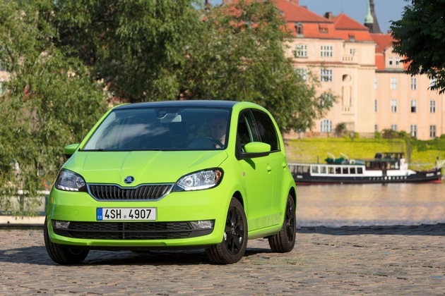 SKODA CITIGO: klein, wendig und charmant mit neuer Frontpartie und dunklen Heckleuchten (FOTO)
