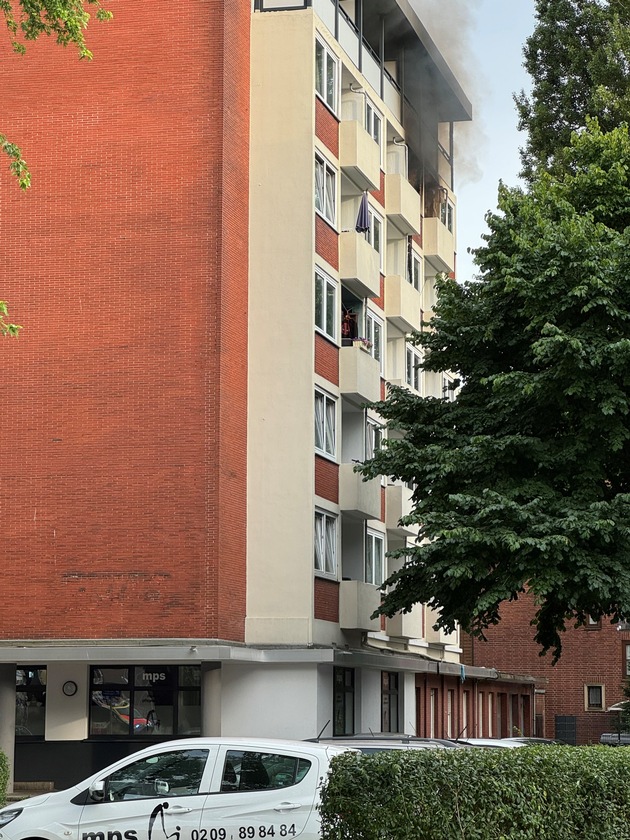 FW-GE: Feuer mit Menschenleben in Gefahr in Bulmke-Hüllen