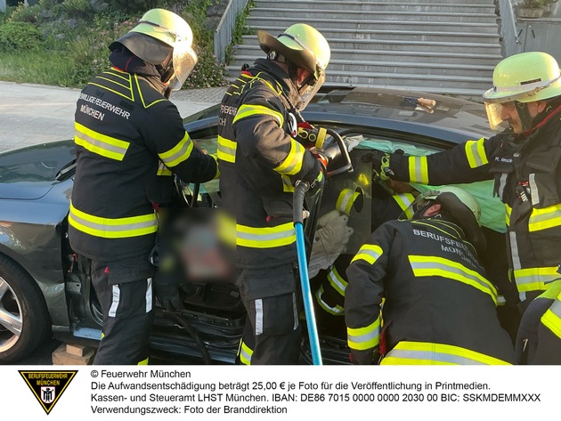 FW-M: Technische Rettung nach Verkehrsunfall (Pasing)